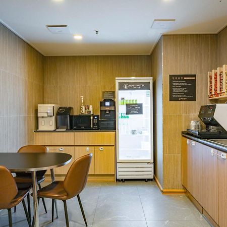 Rosy Hotel Чеонджу Екстериор снимка
