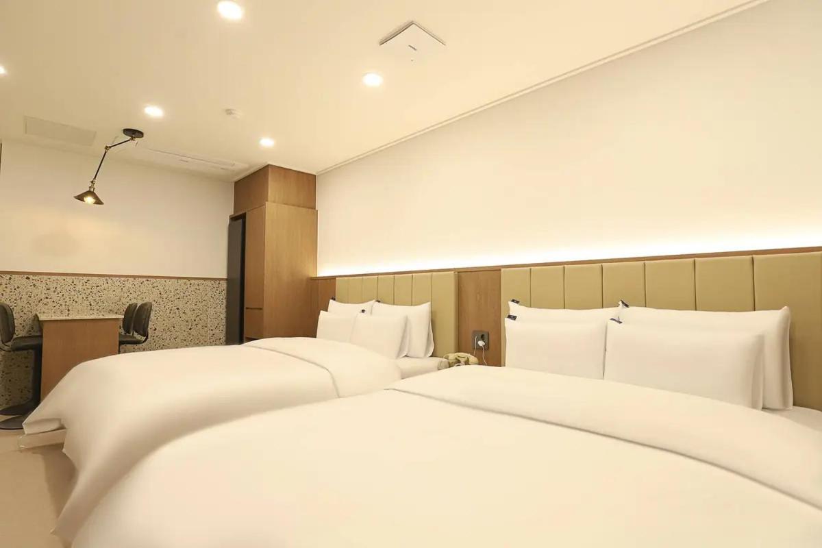 Rosy Hotel Чеонджу Екстериор снимка