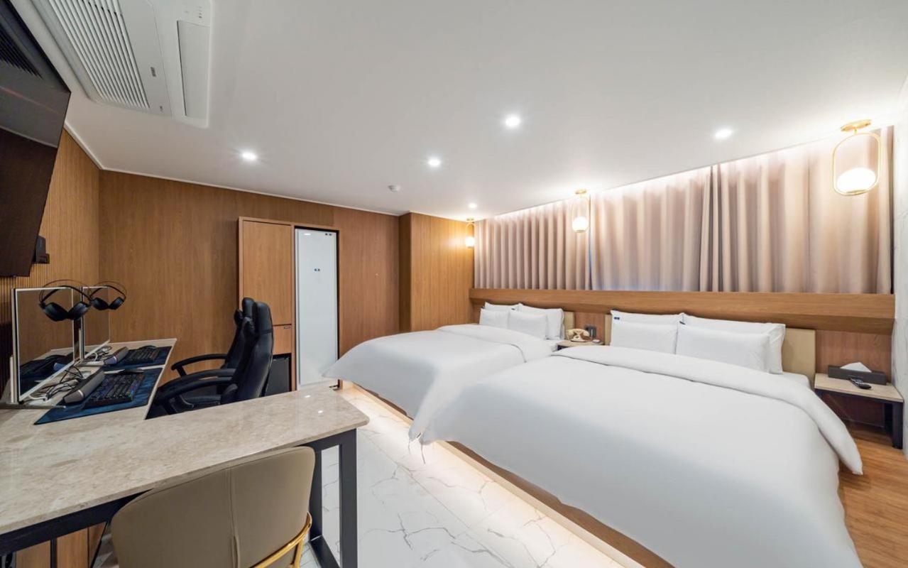 Rosy Hotel Чеонджу Екстериор снимка