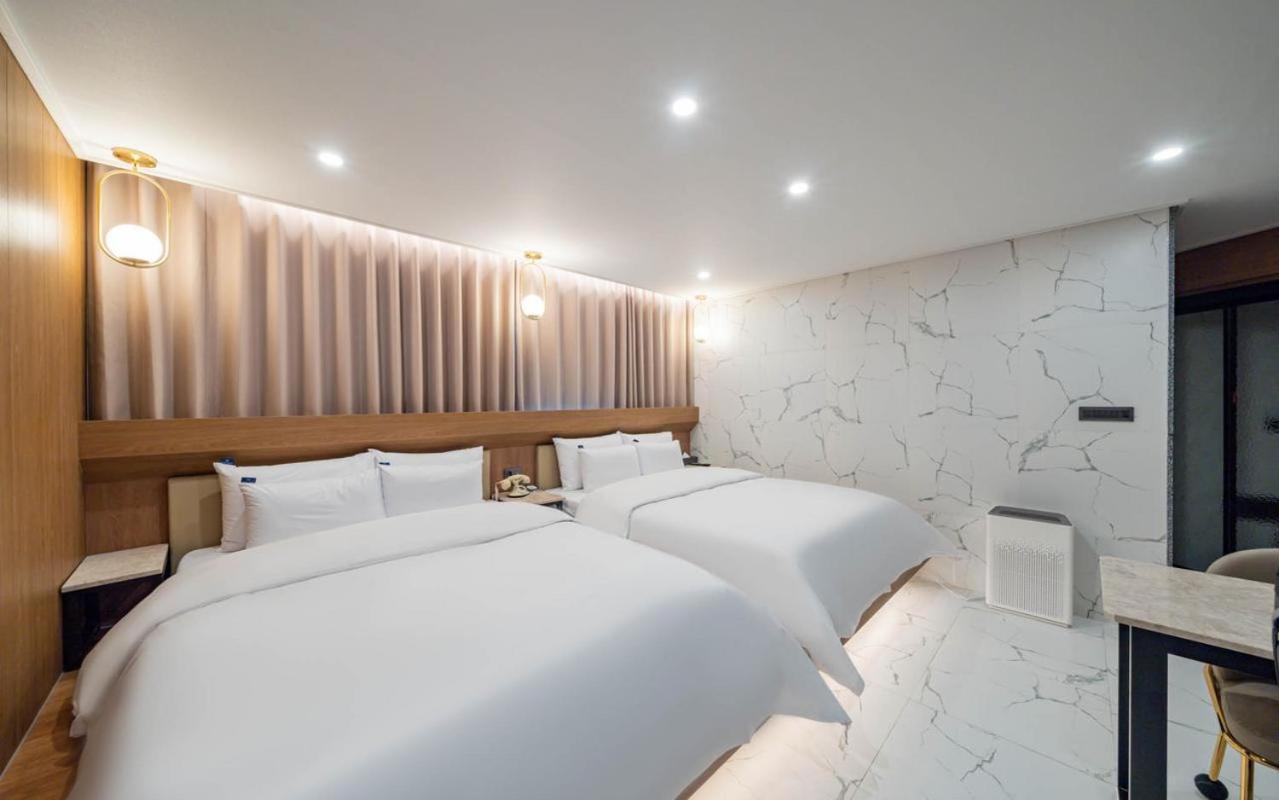 Rosy Hotel Чеонджу Екстериор снимка