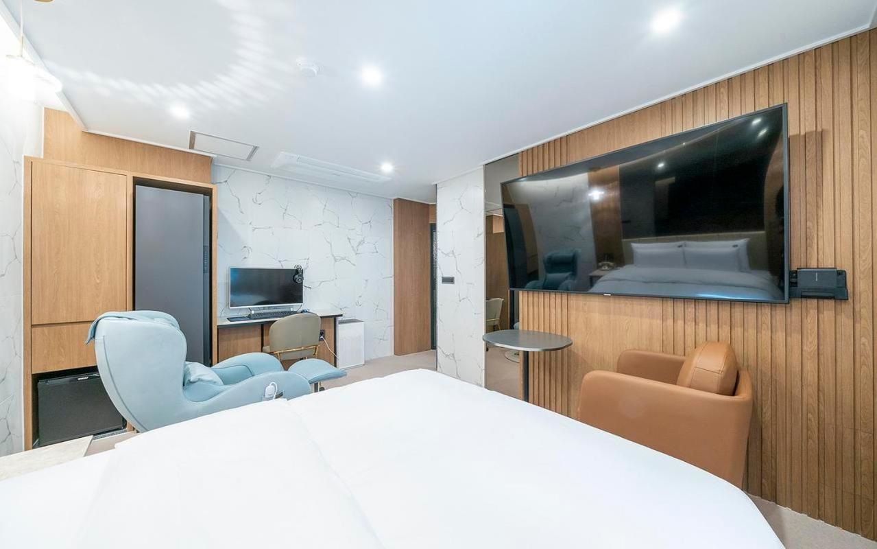 Rosy Hotel Чеонджу Екстериор снимка