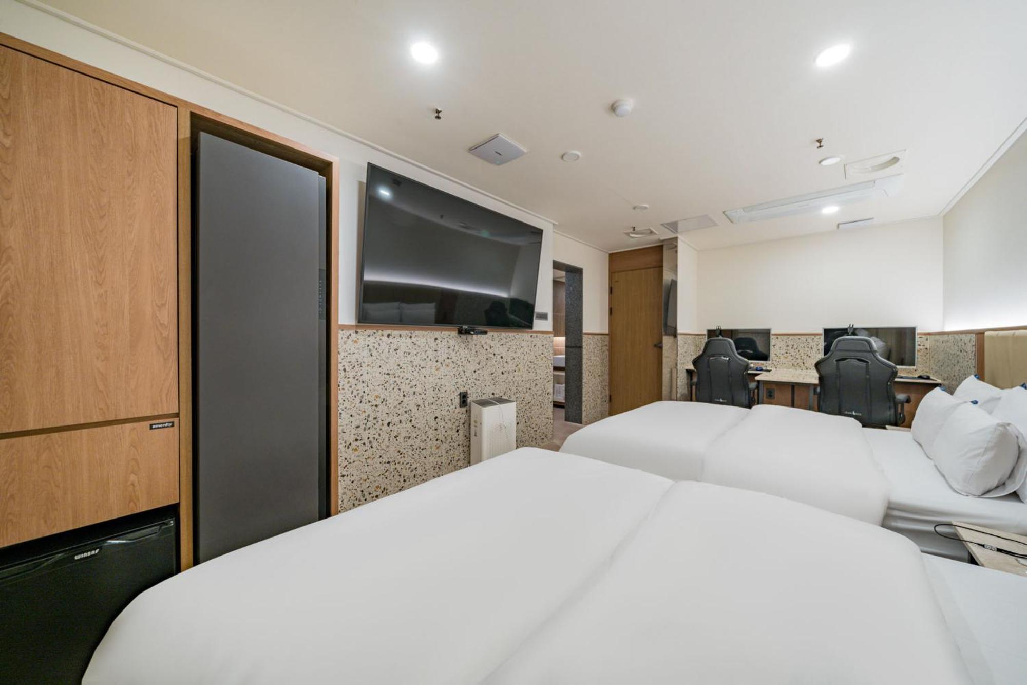 Rosy Hotel Чеонджу Екстериор снимка