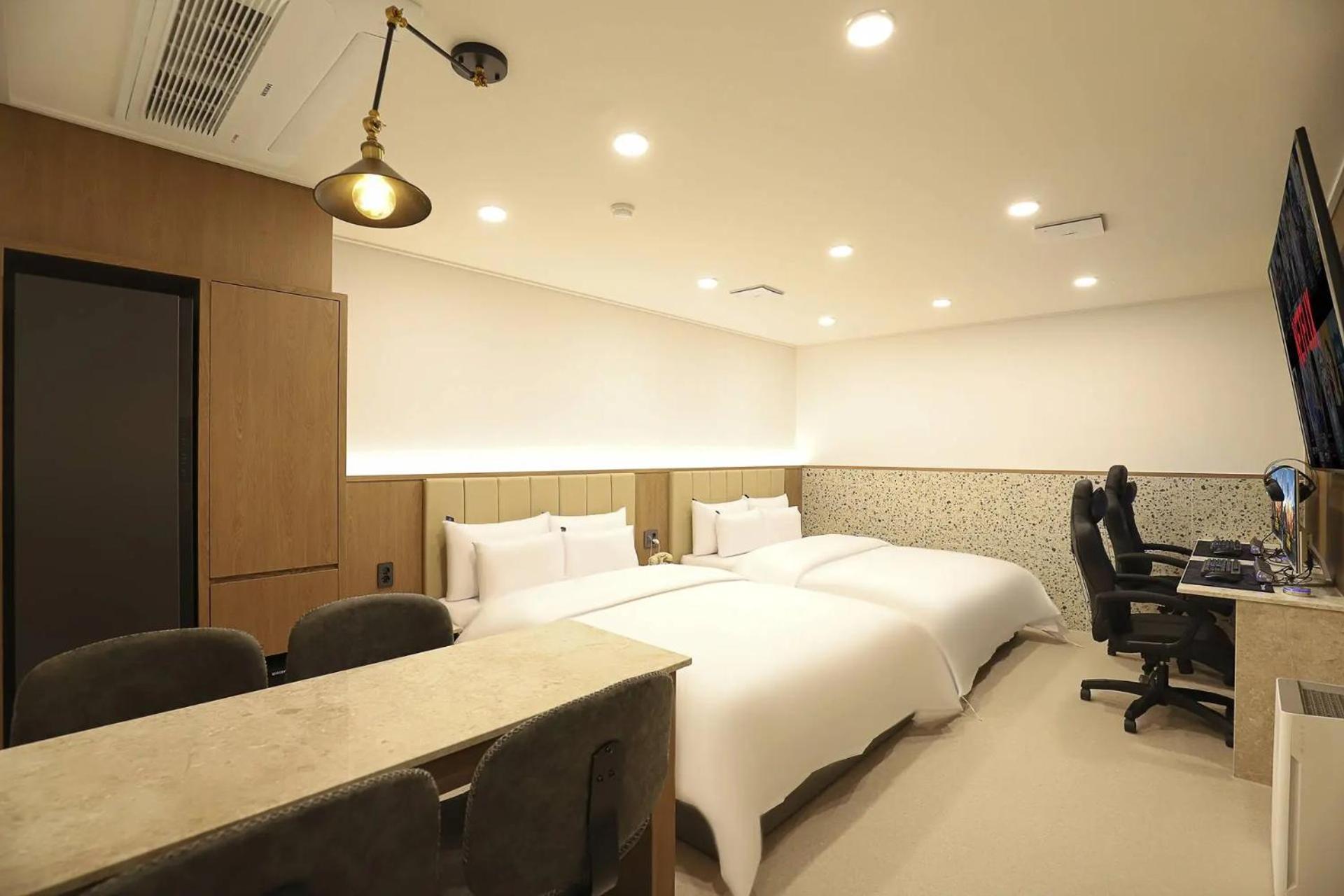Rosy Hotel Чеонджу Екстериор снимка