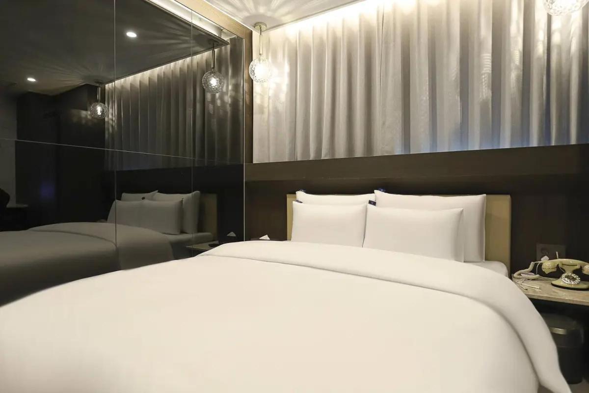 Rosy Hotel Чеонджу Екстериор снимка