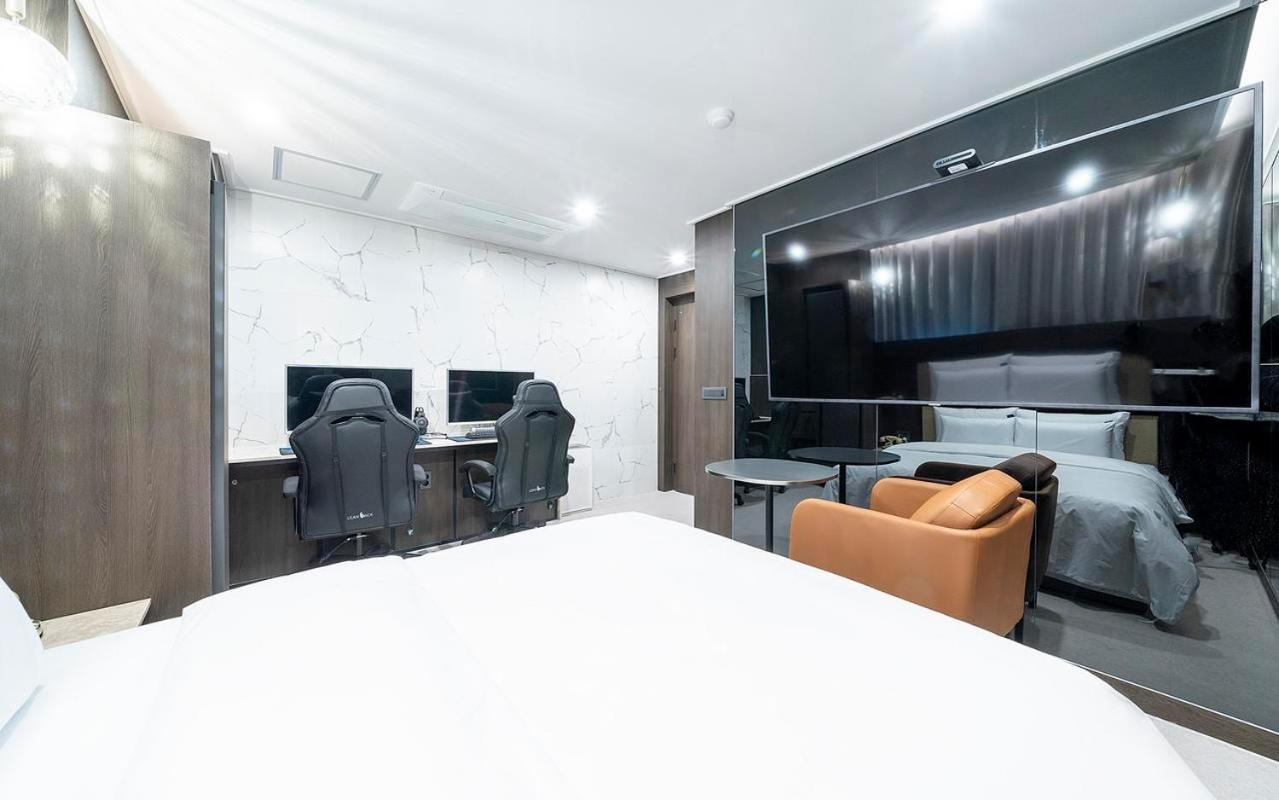 Rosy Hotel Чеонджу Екстериор снимка