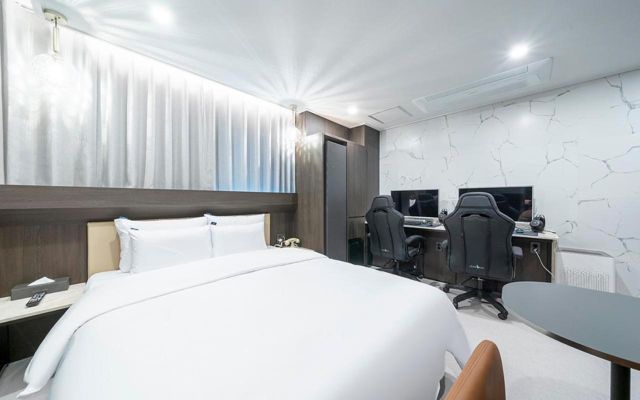 Rosy Hotel Чеонджу Екстериор снимка