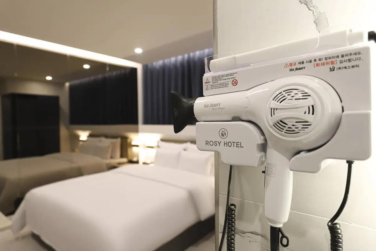 Rosy Hotel Чеонджу Екстериор снимка