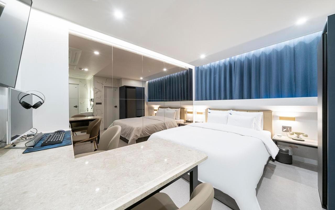 Rosy Hotel Чеонджу Екстериор снимка