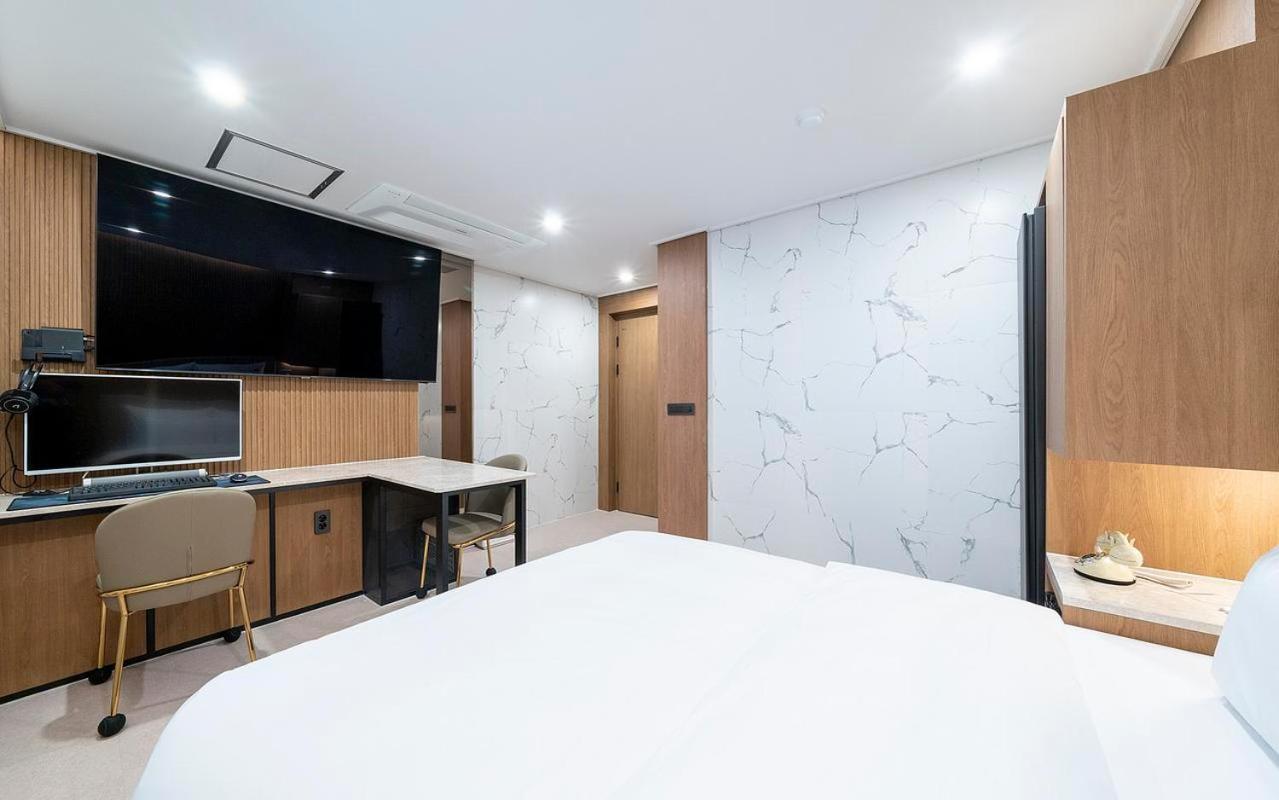 Rosy Hotel Чеонджу Екстериор снимка